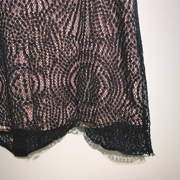 Attitude lace sleeveless top - Picture 4 of 7